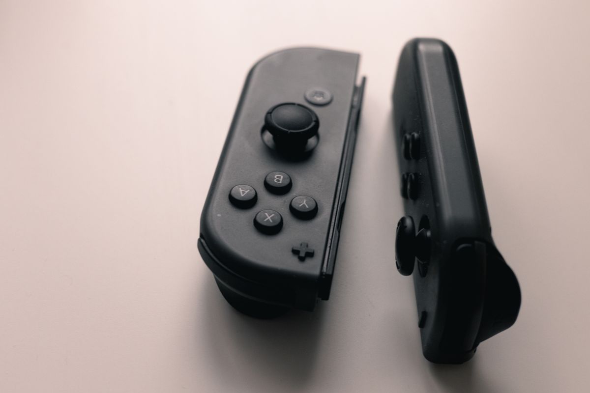 Comparatif des protocoles clés : SRT vs RTMP vs HLS